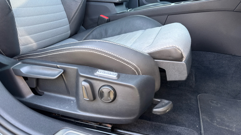 Volkswagen Passat 2.0 TDI R-Line 5dr DSG [Panoramic Roof] Diesel Estate